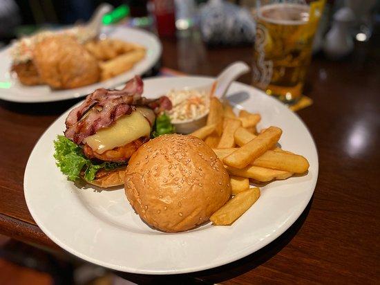 O'Malley's Irish Pub & Restaurant